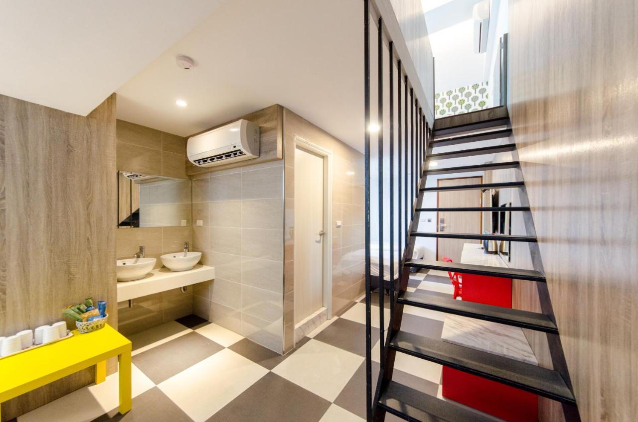 P&E Hotel Tainan Esterno foto